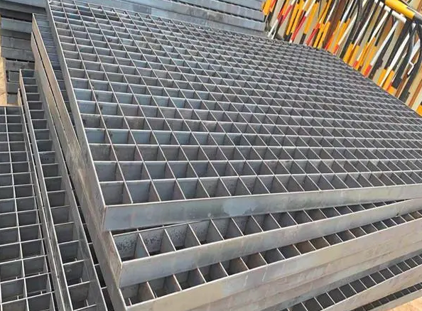 對插鋼格柵6mm厚度100*100網(wǎng)格,熱鍍鋅防腐處理 對插鋼格柵6mm厚度100*100網(wǎng)格,熱鍍鋅防腐處理